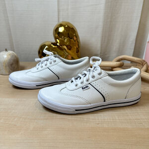 Keds White Leather Sneakers Size 6.5‎